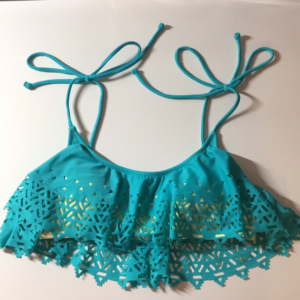 Victoria's Secret PINK flounce swimsuit top
